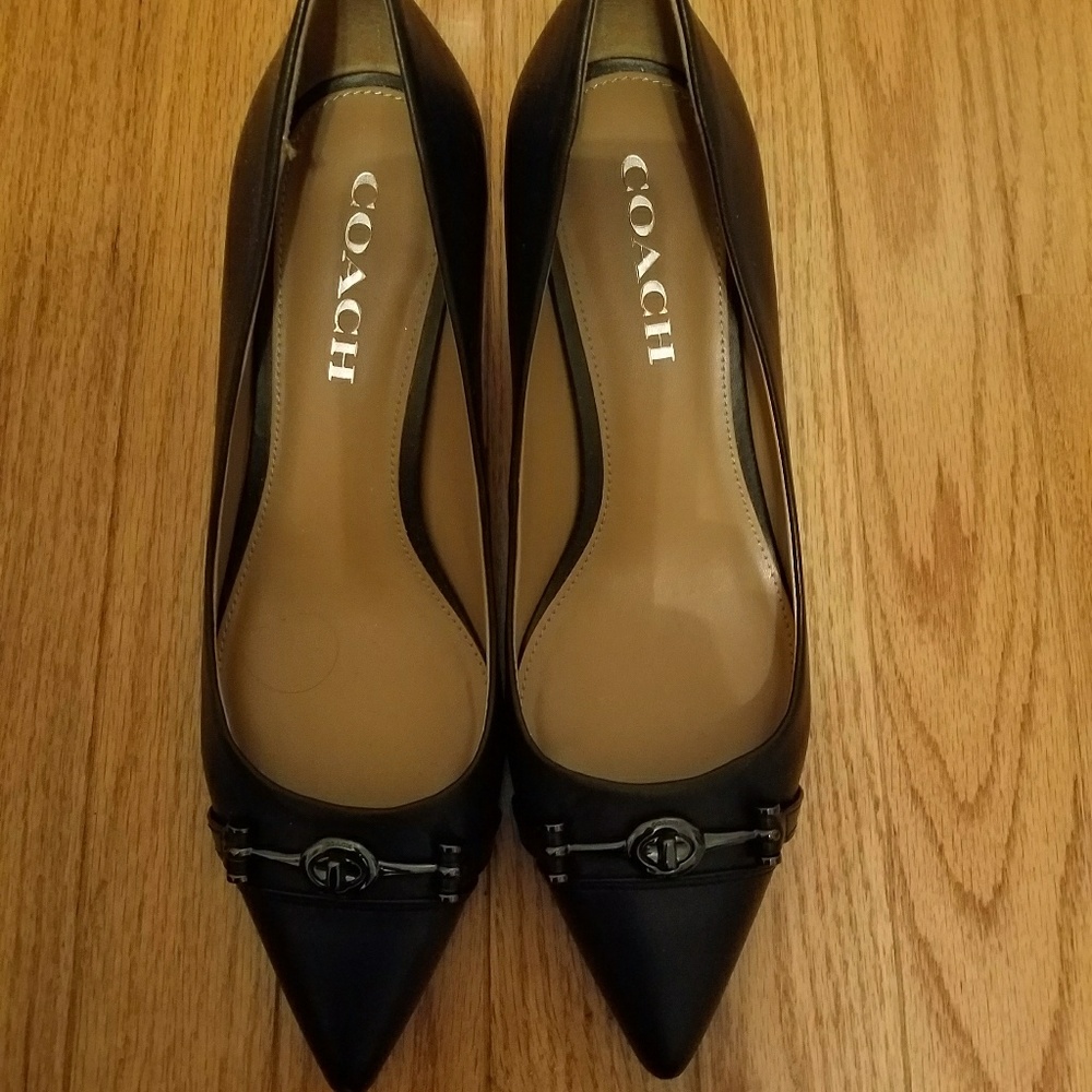 Coach pumps